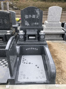 横型墓石（仙台市内、みやぎ霊園）